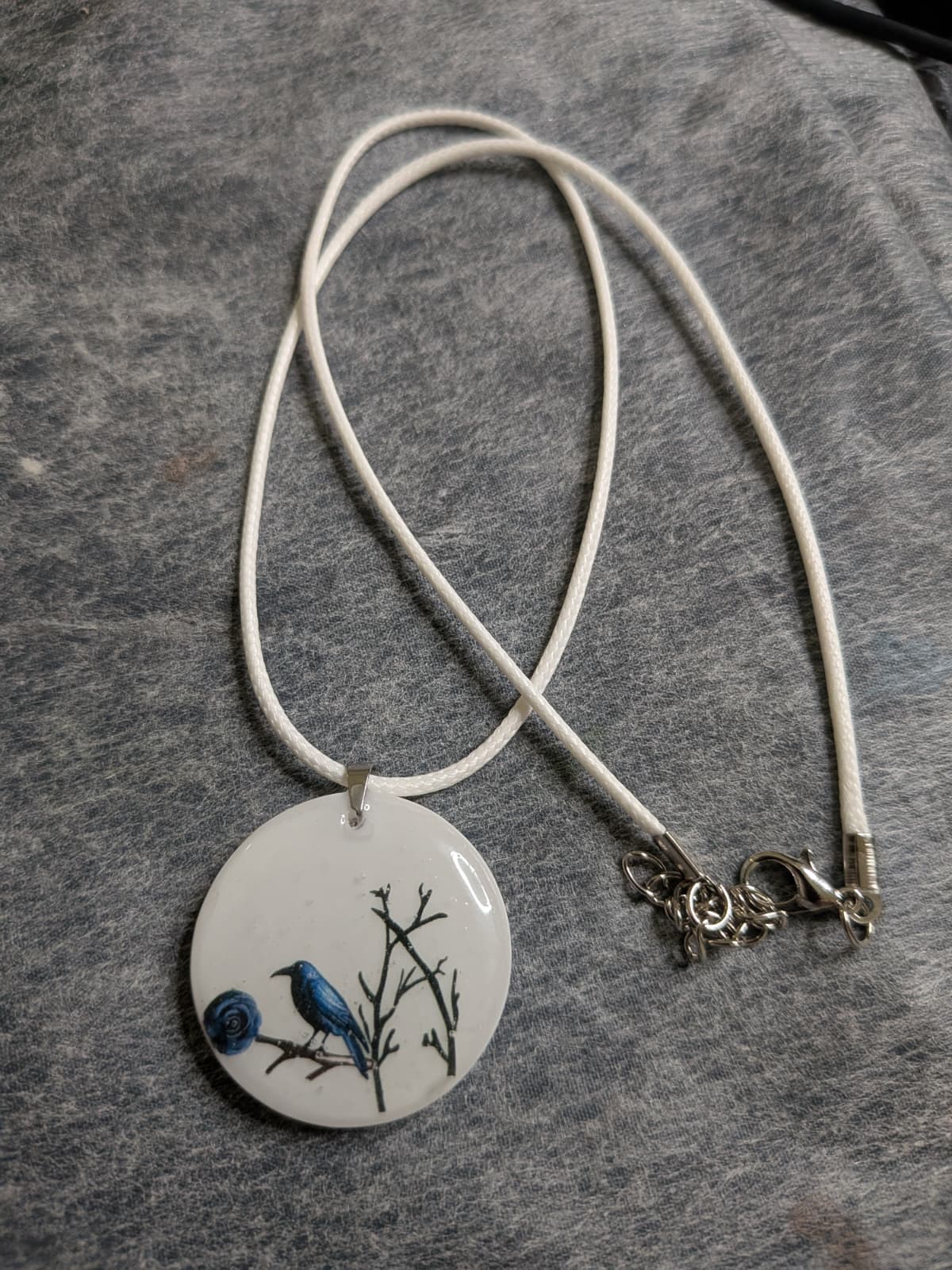 epoxy resin pendant and earring set with nature motif