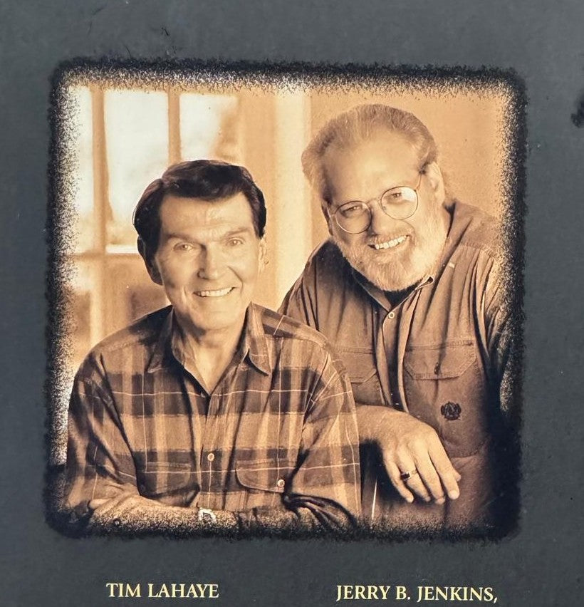 LEFT BEHIND. Tim LaHaye-Jerry B. Jenkins. Book from our library now available (#1 in the LEFT BEHING series). English edition.